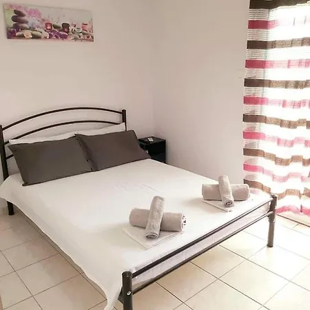 Kostas Apartamento Néa Péramos